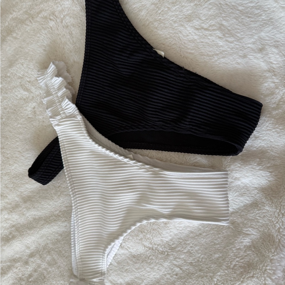 Hollister Black and White Swimwear Set
